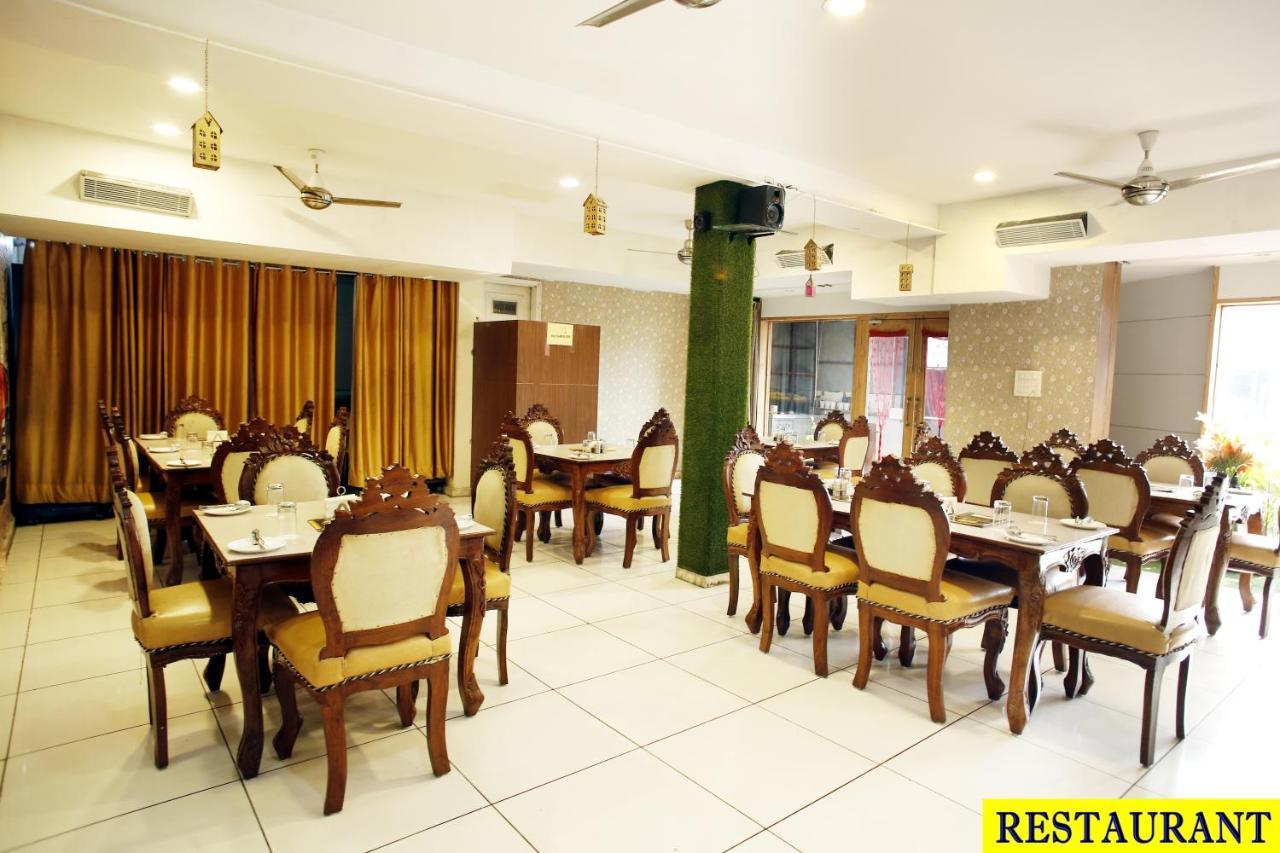 Hotel L'Avenir Rohtak Exterior photo
