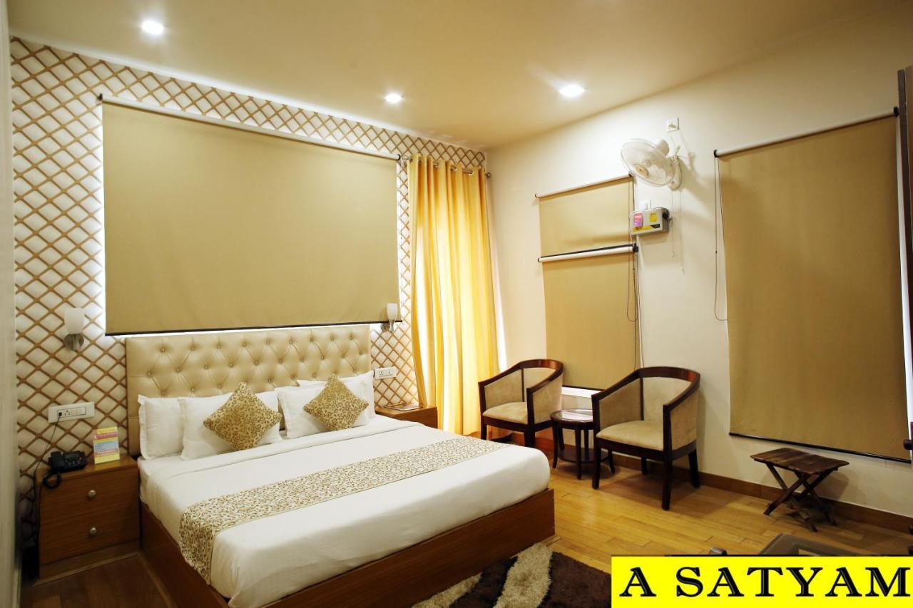 Hotel L'Avenir Rohtak Exterior photo