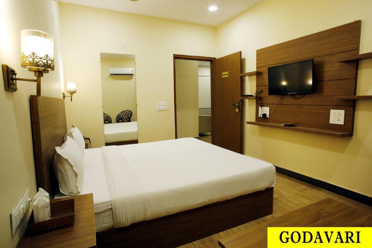 Hotel L'Avenir Rohtak Exterior photo